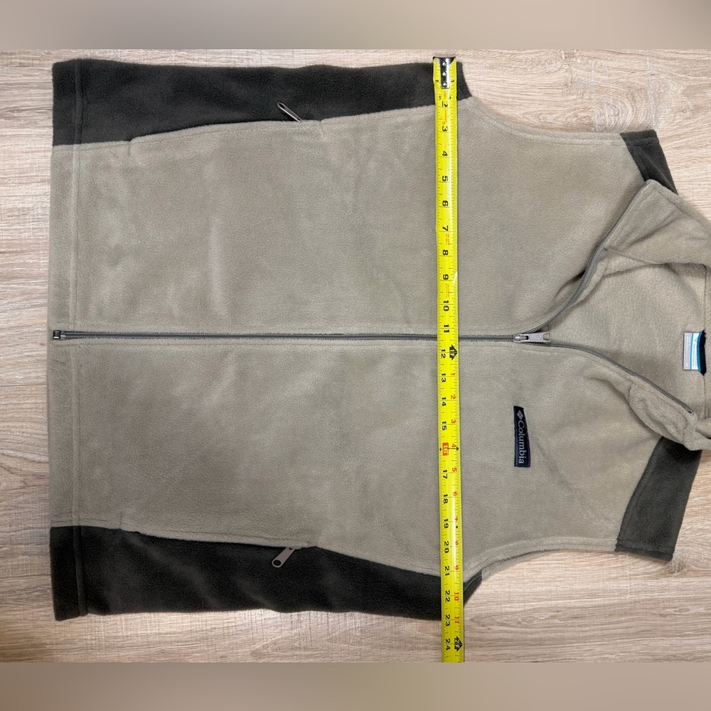 Columbia Men’s Fleece Vest Size M Taupe Gray Zip Up Outdoor Hiking Layer Warm - Picture 4 of 7
